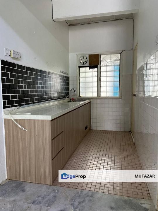 FREEHOLD, Double Storey Terrace House In Taman Sri Gombak, Gombak - Renovated Unit with Kitchen Table Top , Selangor, Batu Caves 