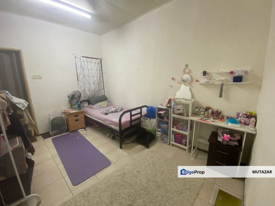 FREEHOLD, Double Storey Terrace House @ Bukit Jelutong, Shah Alam - Near Amenities, Selangor, Bukit Jelutong