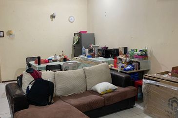 FREEHOLD, Double Storey Terrace House @ Bukit Jelutong, Shah Alam - Near Amenities