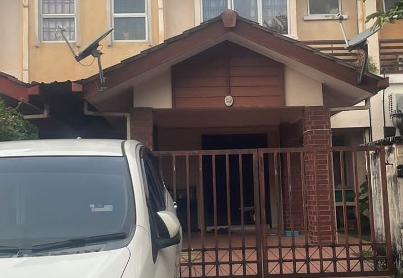 FREEHOLD, Double Storey Terrace House @ Bukit Jelutong, Shah Alam - Near Amenities