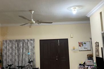 FREEHOLD, Double Storey Terrace House @ Bukit Jelutong, Shah Alam - Near Amenities