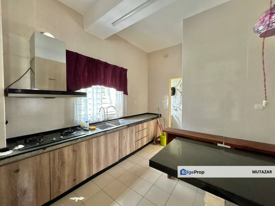 FREEHOLD, 2.5 Storey Bungalow @ Saujana Villa, Taman Prima Saujana, Kajang - Huge Built-up & Spacious Land Area , Selangor, Kajang