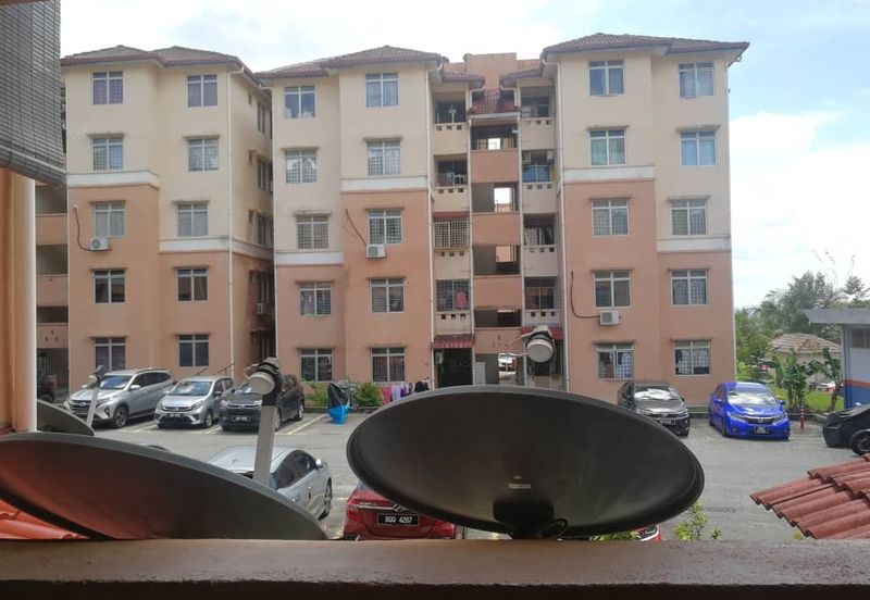 Sri Puteri (Earls Court), Ukay Perdana