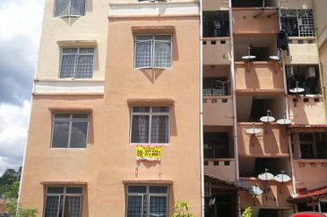 Sri Puteri (Earls Court), Ukay Perdana