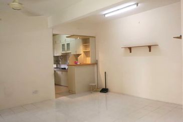 Sri Puteri (Earls Court), Ukay Perdana