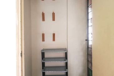 Sri Puteri (Earls Court), Ukay Perdana