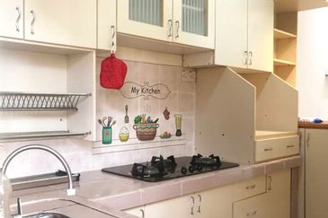 Sri Puteri (Earls Court), Ukay Perdana