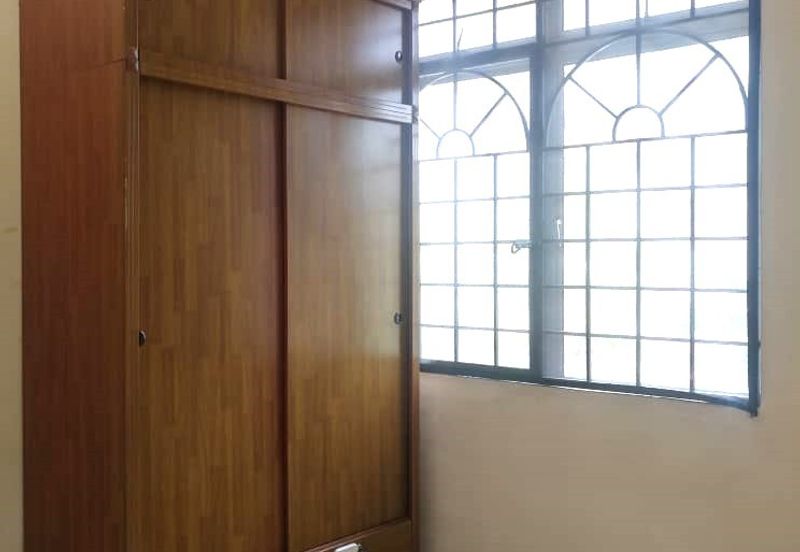 Sri Puteri (Earls Court), Ukay Perdana