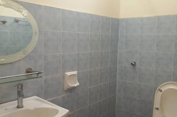 Sri Puteri (Earls Court), Ukay Perdana