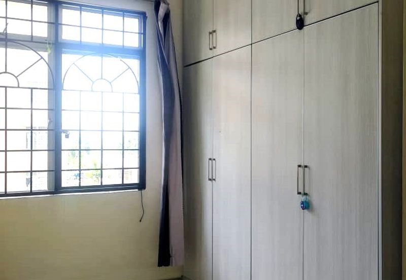 Sri Puteri (Earls Court), Ukay Perdana