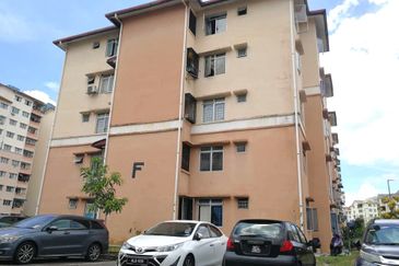 Sri Puteri (Earls Court), Ukay Perdana