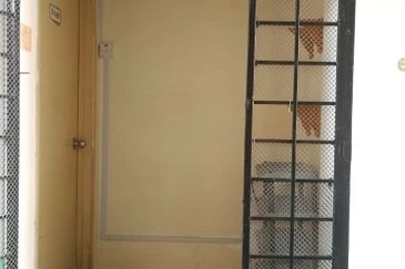 Sri Puteri (Earls Court), Ukay Perdana