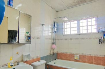 FREEHOLD, Double Storey Terrace House @ Kota Kemuning, Shah Alam - Well Maintained Unit