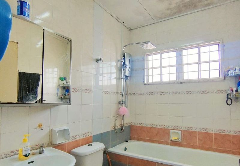 FREEHOLD, Double Storey Terrace House @ Kota Kemuning, Shah Alam - Well Maintained Unit