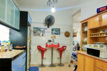 FREEHOLD, Double Storey Terrace House @ Kota Kemuning, Shah Alam - Well Maintained Unit