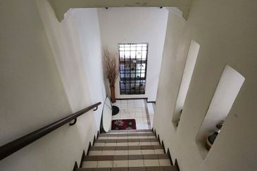  HOT PRICE! Double Storey Terrace House @ Bukit Jelutong, Shah Alam - FREEHOLD