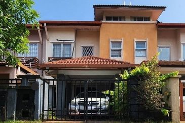  HOT PRICE! Double Storey Terrace House @ Bukit Jelutong, Shah Alam - FREEHOLD