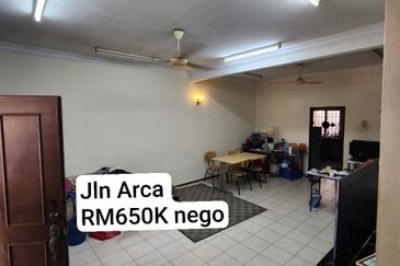  HOT PRICE! Double Storey Terrace House @ Bukit Jelutong, Shah Alam - FREEHOLD