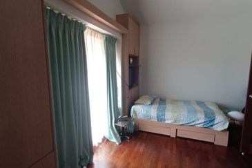 FREEHOLD CORNER LOT, Double Storey Link House @ Bukit Jelutong, Shah Alam - Huge Extra Land at Side