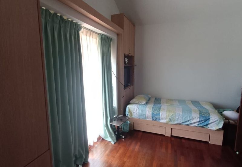 FREEHOLD CORNER LOT, Double Storey Link House @ Bukit Jelutong, Shah Alam - Huge Extra Land at Side