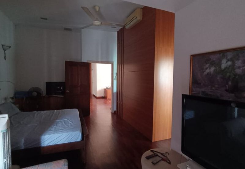 FREEHOLD CORNER LOT, Double Storey Link House @ Bukit Jelutong, Shah Alam - Huge Extra Land at Side