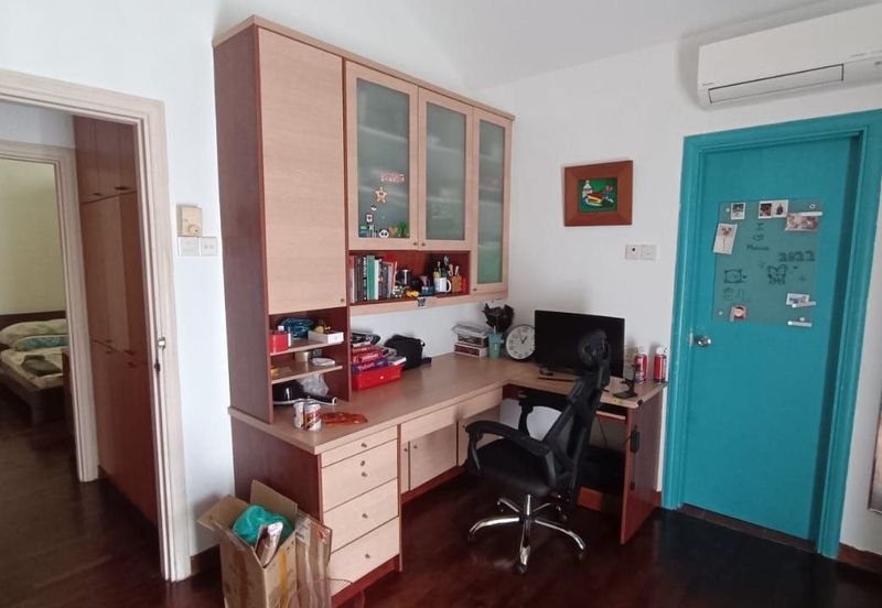 FREEHOLD CORNER LOT, Double Storey Link House @ Bukit Jelutong, Shah Alam - Huge Extra Land at Side