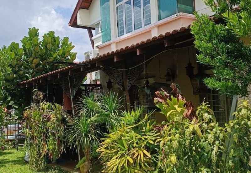 FREEHOLD CORNER LOT, Double Storey Link House @ Bukit Jelutong, Shah Alam - Huge Extra Land at Side