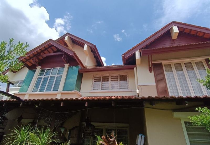 FREEHOLD CORNER LOT, Double Storey Link House @ Bukit Jelutong, Shah Alam - Huge Extra Land at Side