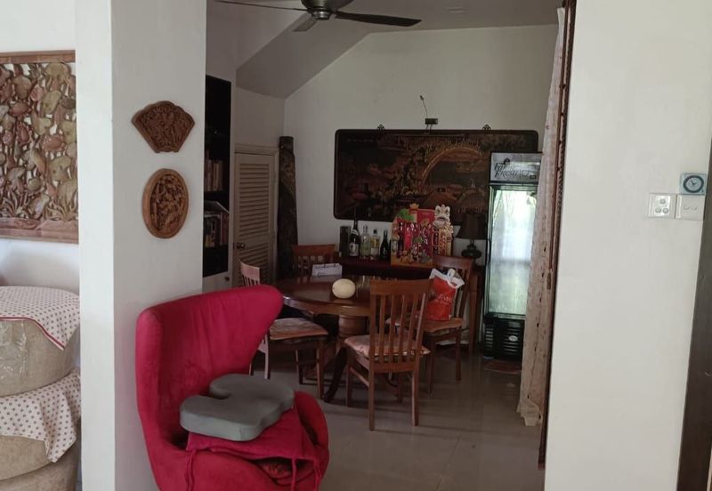 FREEHOLD CORNER LOT, Double Storey Link House @ Bukit Jelutong, Shah Alam - Huge Extra Land at Side