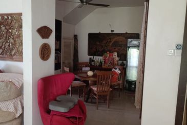 FREEHOLD CORNER LOT, Double Storey Link House @ Bukit Jelutong, Shah Alam - Huge Extra Land at Side