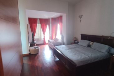 FREEHOLD CORNER LOT, Double Storey Link House @ Bukit Jelutong, Shah Alam - Huge Extra Land at Side