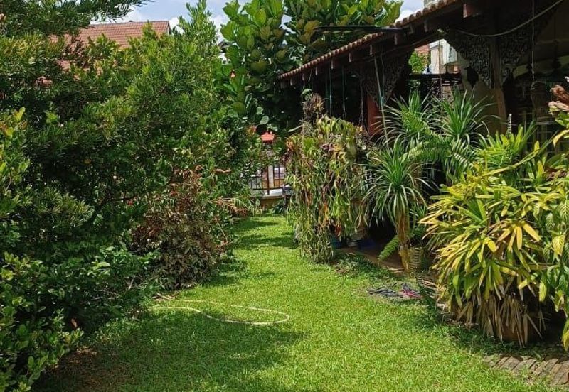 FREEHOLD CORNER LOT, Double Storey Link House @ Bukit Jelutong, Shah Alam - Huge Extra Land at Side