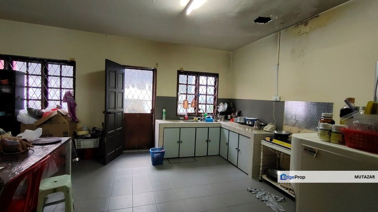 FREEHOLD,  Double Storey Terrace House @ Seksyen 27, Shah Alam - Extended & Walking Distance LRT Station!, Selangor, Shah Alam