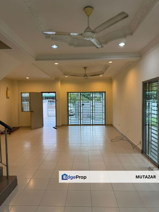 [FREEHOLD, CORNER LOT] Double Storey Terrace House @ Taman Meringin Indah, Kajang - Huge Extra Land For Sale, Selangor, Kajang