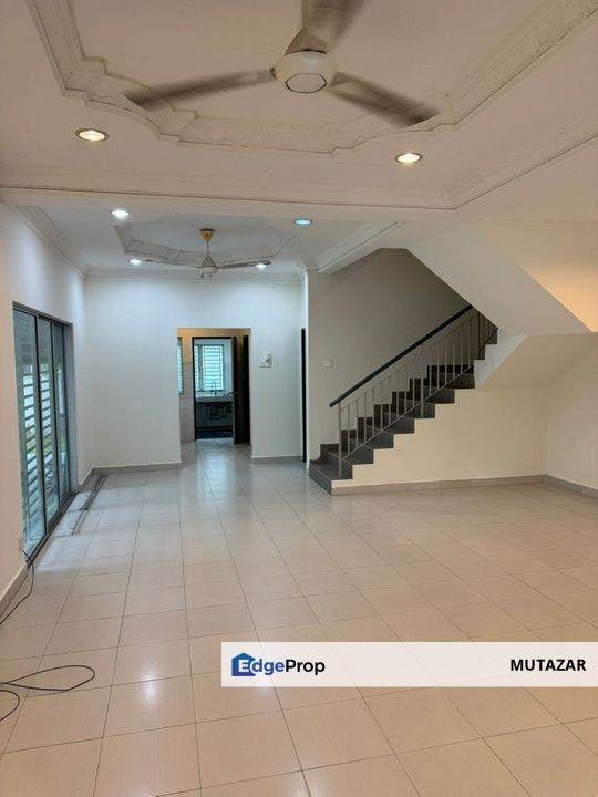 [FREEHOLD, CORNER LOT] Double Storey Terrace House @ Taman Meringin Indah, Kajang - Huge Extra Land For Sale, Selangor, Kajang