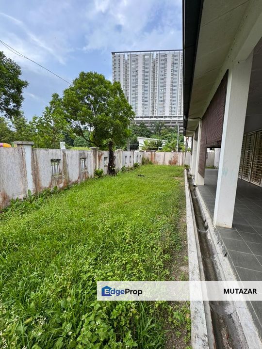 [FREEHOLD, CORNER LOT] Double Storey Terrace House @ Taman Meringin Indah, Kajang - Huge Extra Land For Sale, Selangor, Kajang