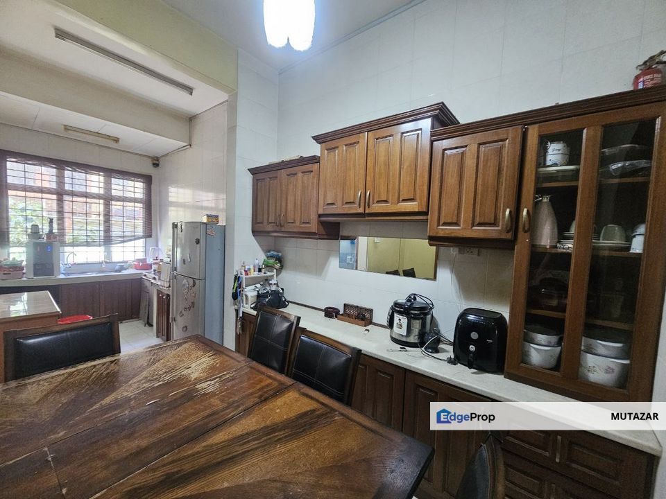 FREEHOLD, Double Storey Terrace House at Taman Tropika, Sg Tangkas, Bangi - Extended, ⁠Selling With Furniture For Sale, Selangor, Kajang