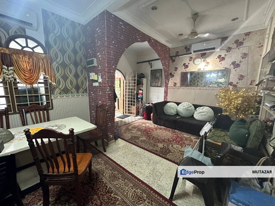 FREEHOLD, Double Storey Terrace House @ Taman Desa Minang, Gombak - With Balcony, Extra Land at Backyard, Selangor, Gombak