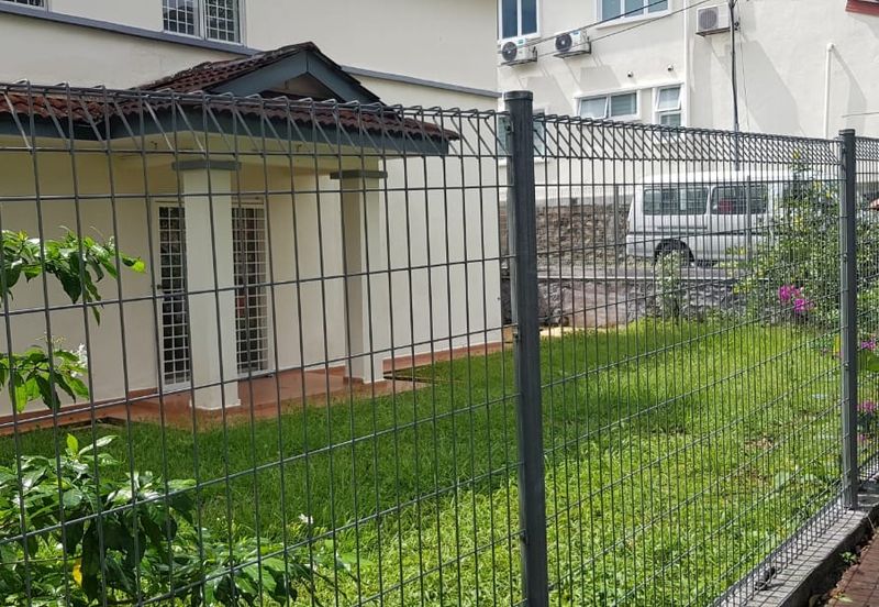 FOR SALE: [CORNER UNIT WITH BIG LAND]  2.5 Storey Terrace House @ Saujana Damansara, Petaling Jaya - Non Bumi Unit