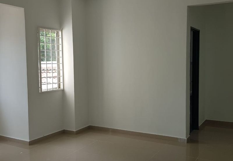 FOR SALE: [CORNER UNIT WITH BIG LAND]  2.5 Storey Terrace House @ Saujana Damansara, Petaling Jaya - Non Bumi Unit