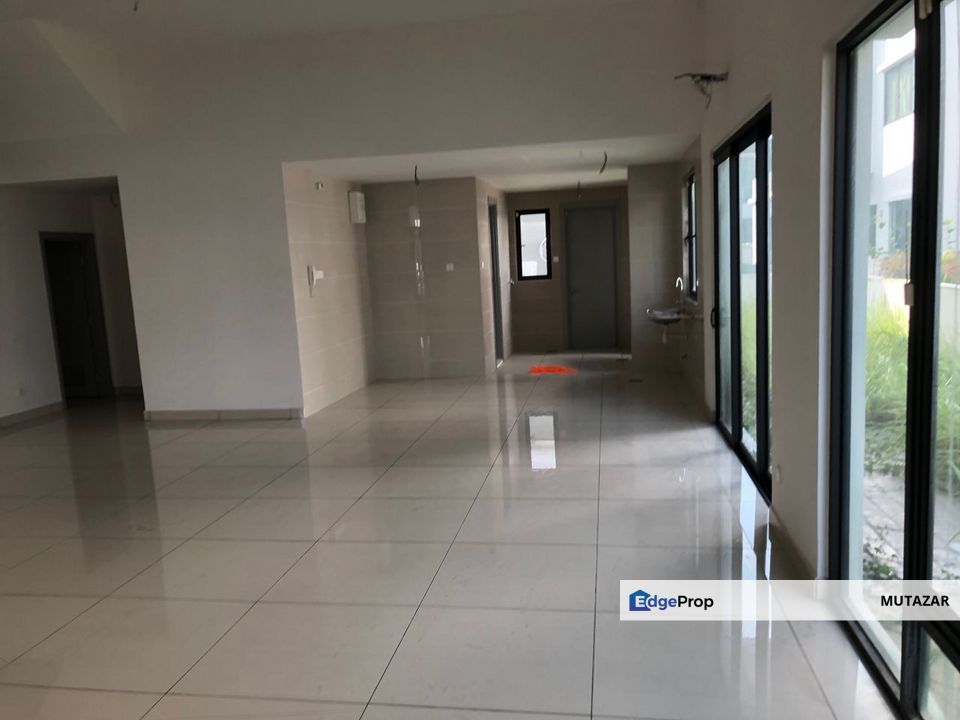 FOR SALE: Double Storey Semi-D @ D’ Island Residence, Puchong - Surrounded by LAKE, Selangor, Puchong