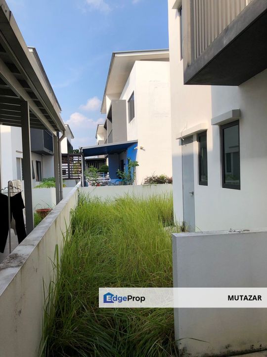 FOR SALE: Double Storey Semi-D @ D’ Island Residence, Puchong - Surrounded by LAKE, Selangor, Puchong