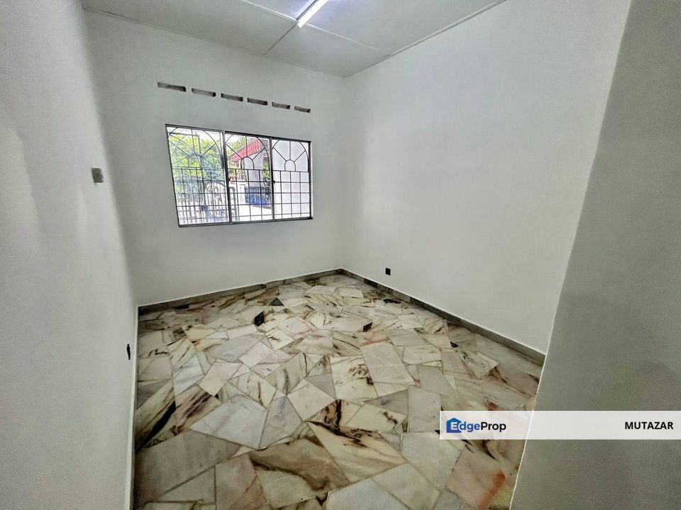 FREEHOLD, Single Storey Terrace House @ Bandar Rinching, Semenyih - New Refurbished For Sale, Selangor, Semenyih