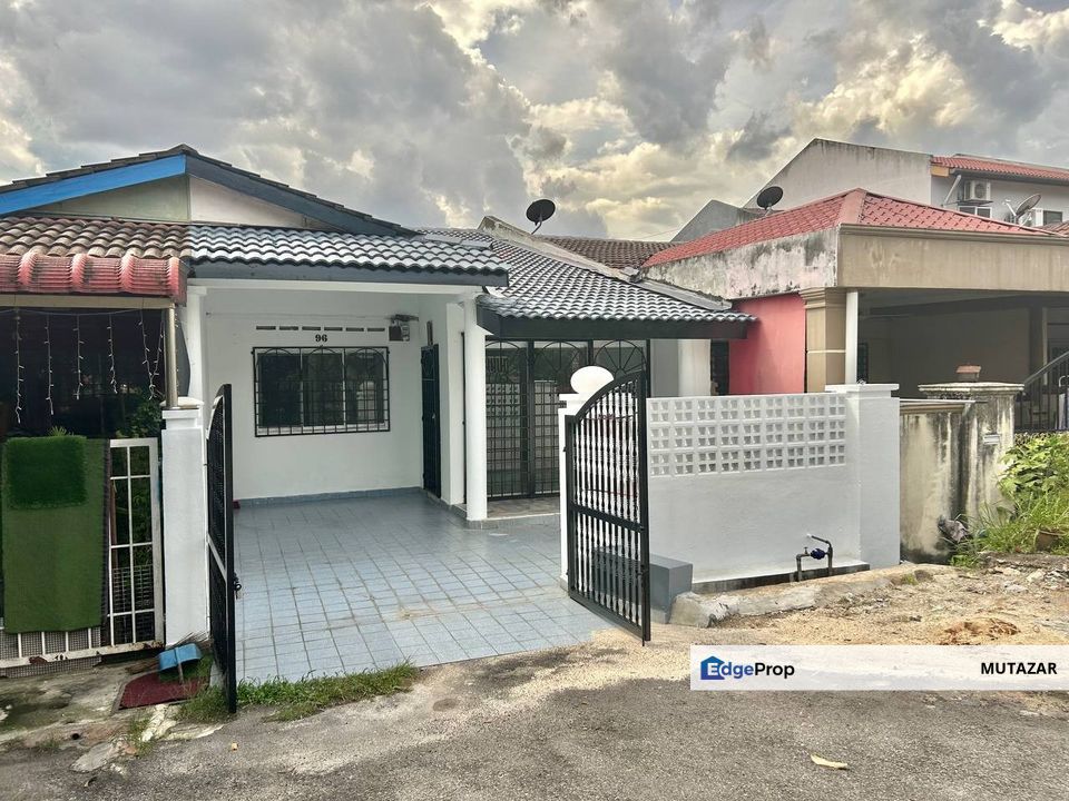 FREEHOLD, Single Storey Terrace House @ Bandar Rinching, Semenyih - New Refurbished For Sale, Selangor, Semenyih