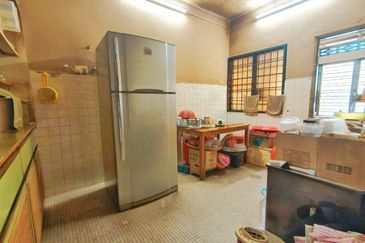 NON BUMI UNIT, Double Storey Terrace House at Taman Seraya, Ampang - For Sale