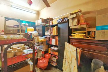 NON BUMI UNIT, Double Storey Terrace House at Taman Seraya, Ampang - For Sale