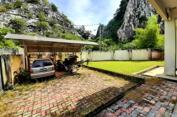 Ariza Garden Villa @ Taman Raintree