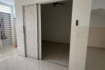 FOR RENT: FURNISHED, Double Storey Terrace House @ Taman Idaman Bangi - Near KTM Bangi