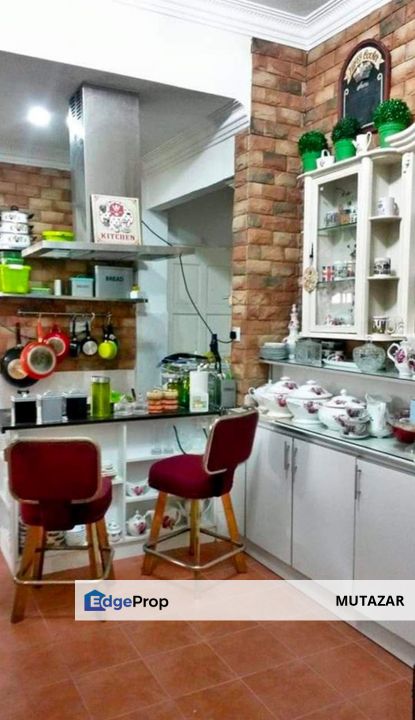 FREEHOLD, Double Storey Bungalow @ Kota Seriemas, Nilai - Spacious Built-Up With Extra Land For Sale, Negeri Sembilan, Nilai