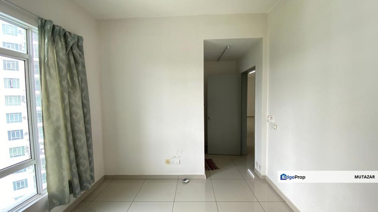 FOR SALE: CORNER UNIT, Springville Residence @ Taman Equine, Seri Kembangan - Crazy Price, Well Below Market Value!, Selangor, Seri Kembangan